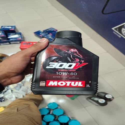 Motul 300V 10W40 Vietnam